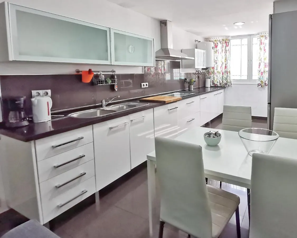 Apartment Neptuno Apartment: Sun, Beach And Relax In Huelin Malaga